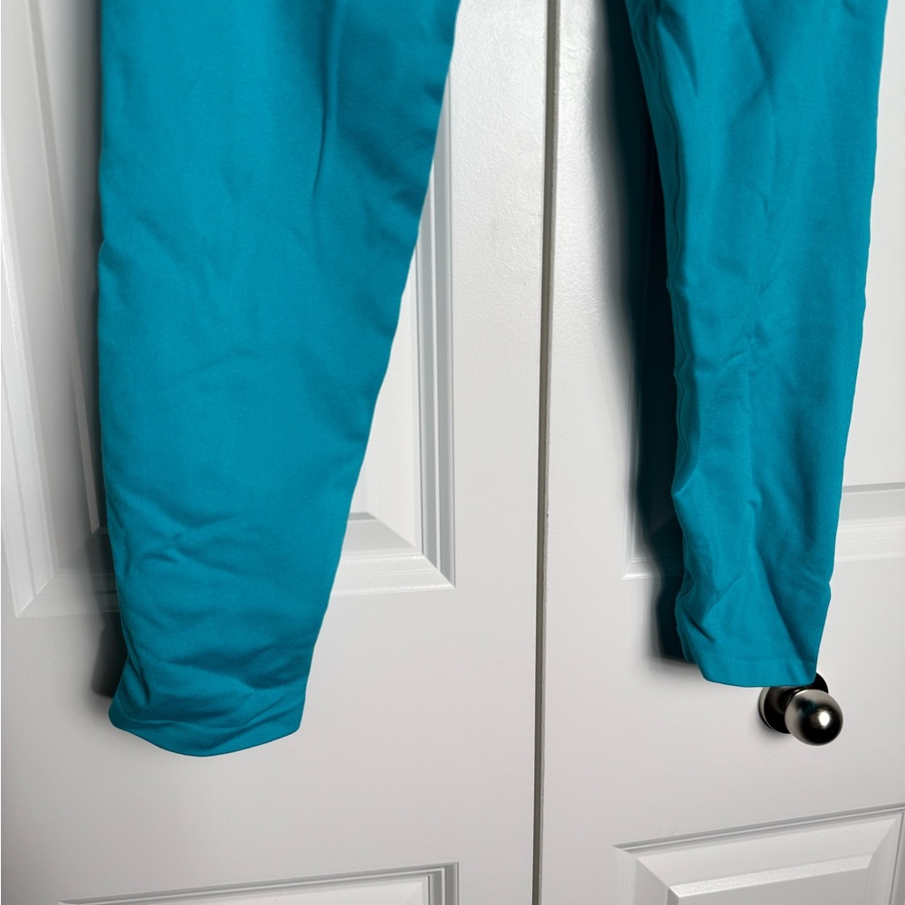 YoungLA Curve Hourglass Legging Size M - Picture 3 of 6